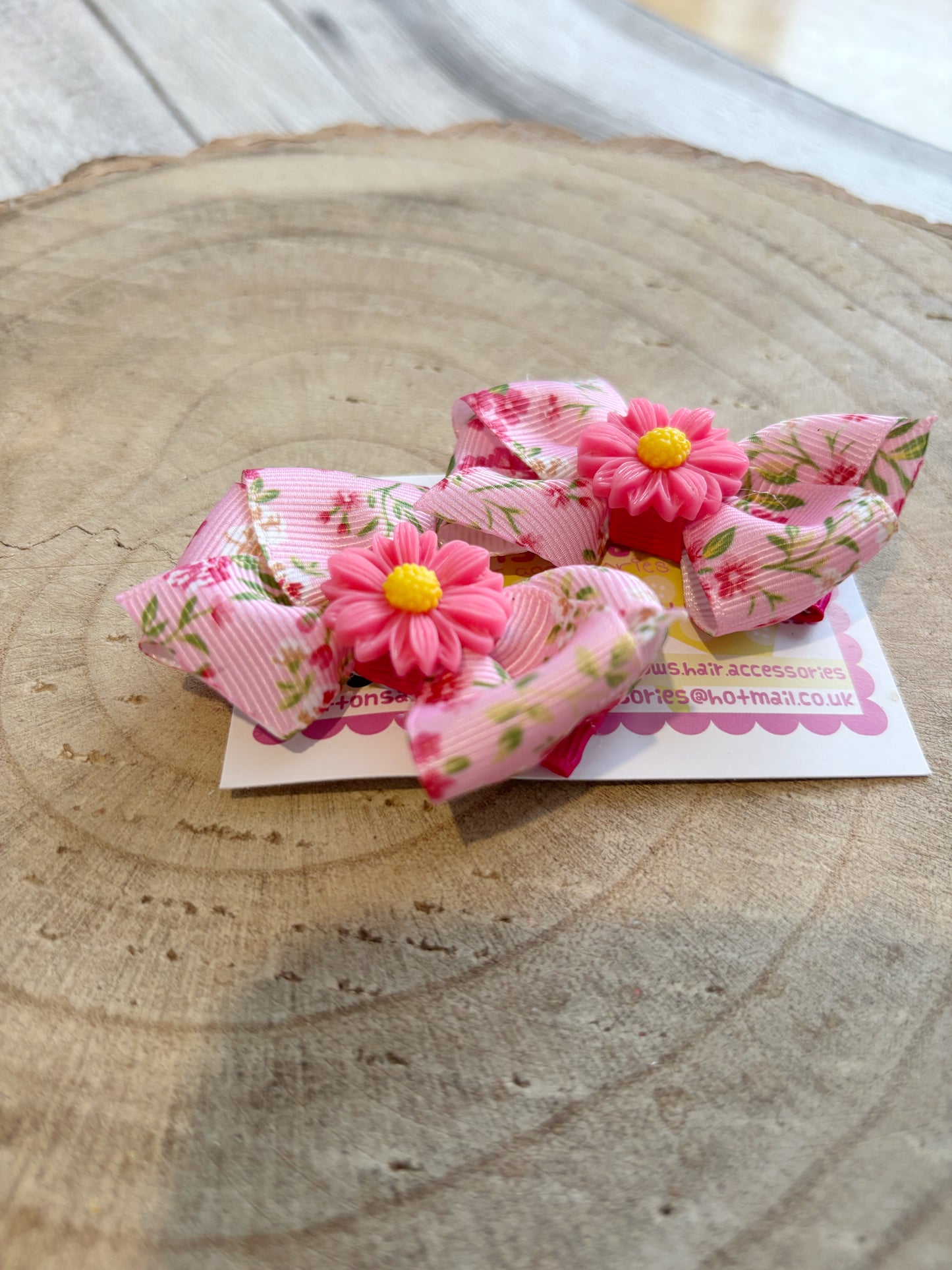 đ¸ Pink Floral Hair Bow Set with Daisy Centre â Set of 2 đ¸