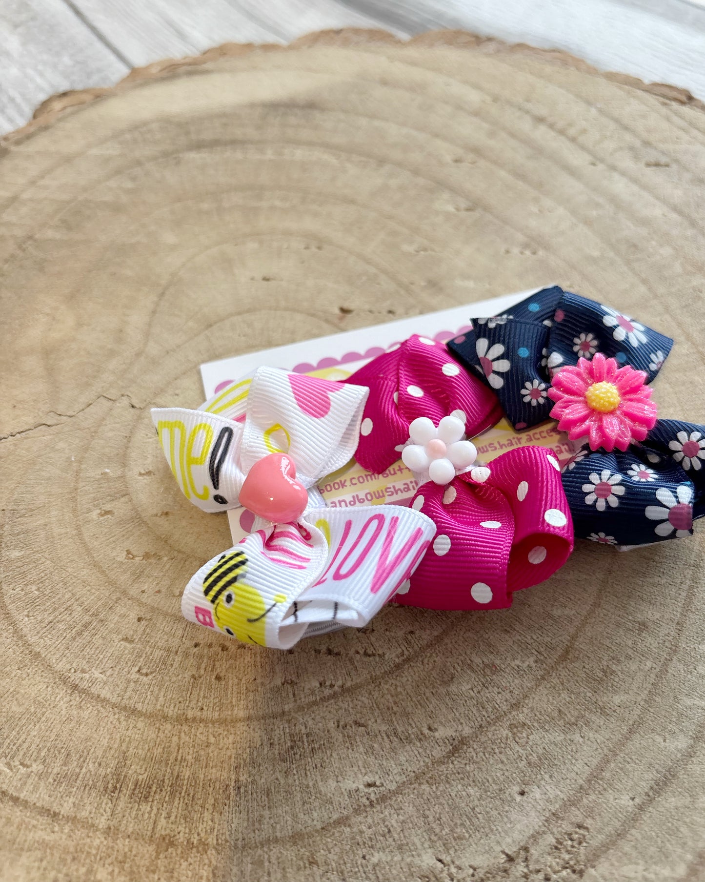 🌸 Pink & Daisy Bow Clip Set – Set of 3 🌸