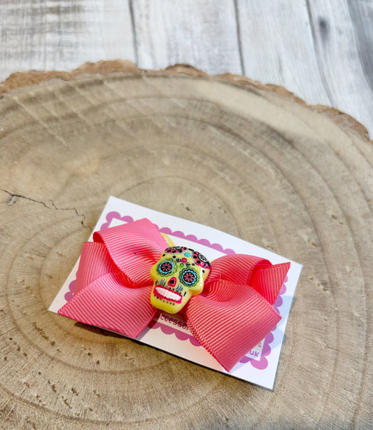 🎀 Bright Pink Bow Hair Clip with Sugar Skull Centre 🎀