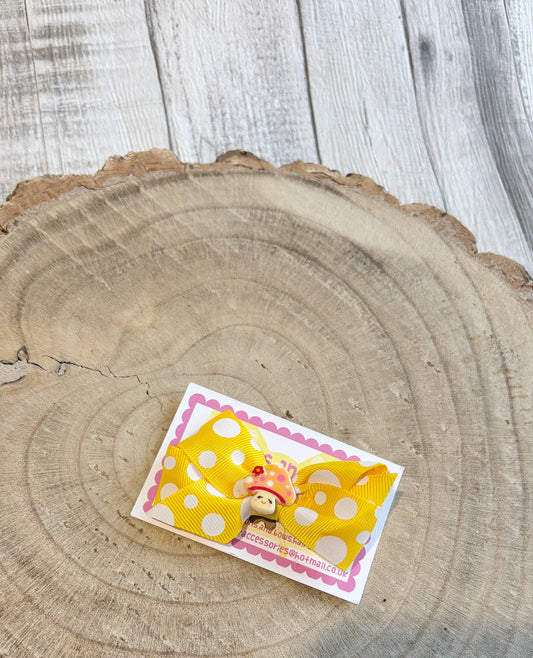 🎀 Yellow Polka Dot Bow Hair Clip with Cute Mushroom Centre 🎀
