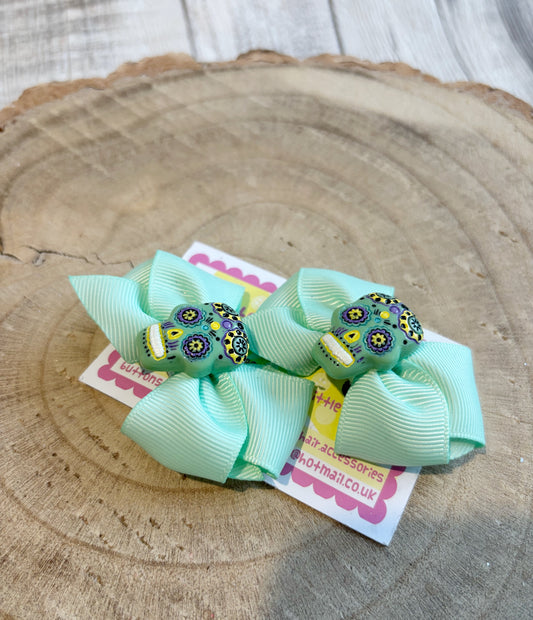 Mint Bow Hair Clips with Skull Centre – Set of 2