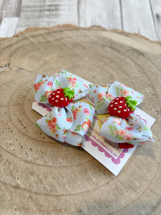 🍓 Strawberry Floral Hair Bow Set – Set of 2 🍓
