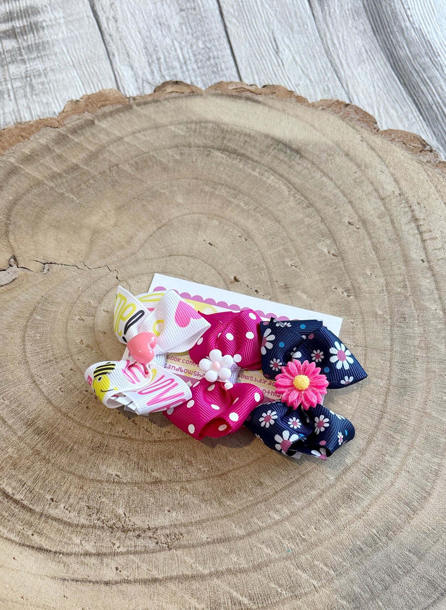 🌸 Pink & Daisy Bow Clip Set – Set of 3 🌸